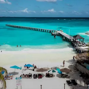 La Palma Beachfront & Club Nautico Hotel Cancún